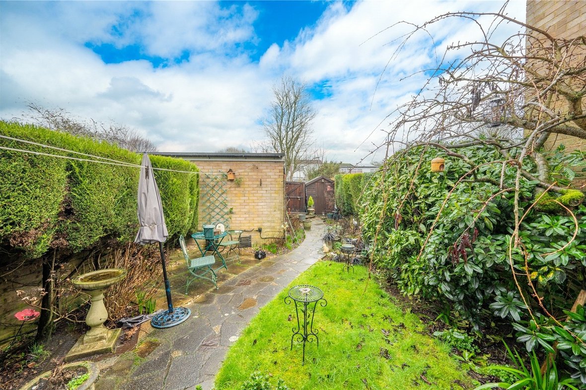 3 Bedroom House Sold Subject to ContractHouse Sold Subject to Contract in New House Park, St. Albans, Hertfordshire - View 9 - Collinson Hall