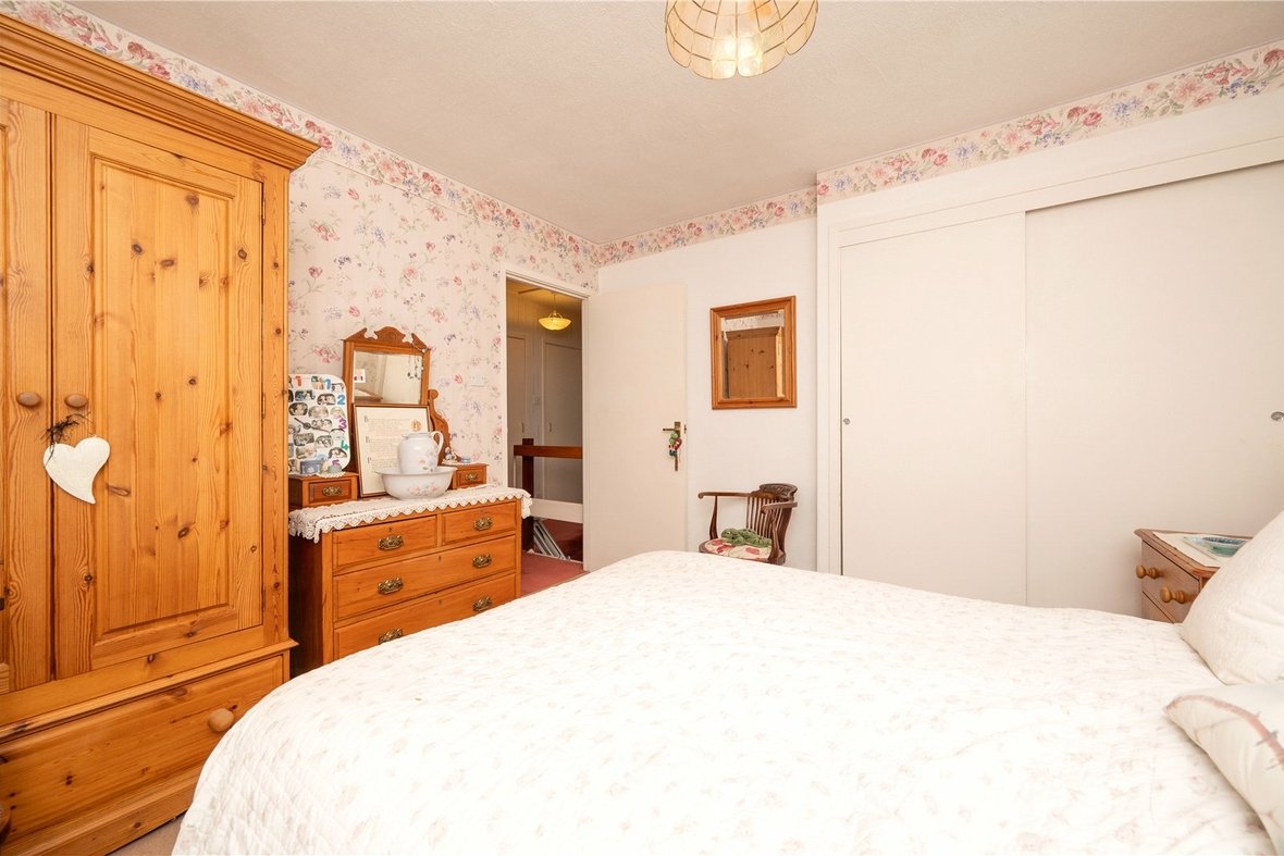 3 Bedroom House Sold Subject to ContractHouse Sold Subject to Contract in New House Park, St. Albans, Hertfordshire - View 7 - Collinson Hall