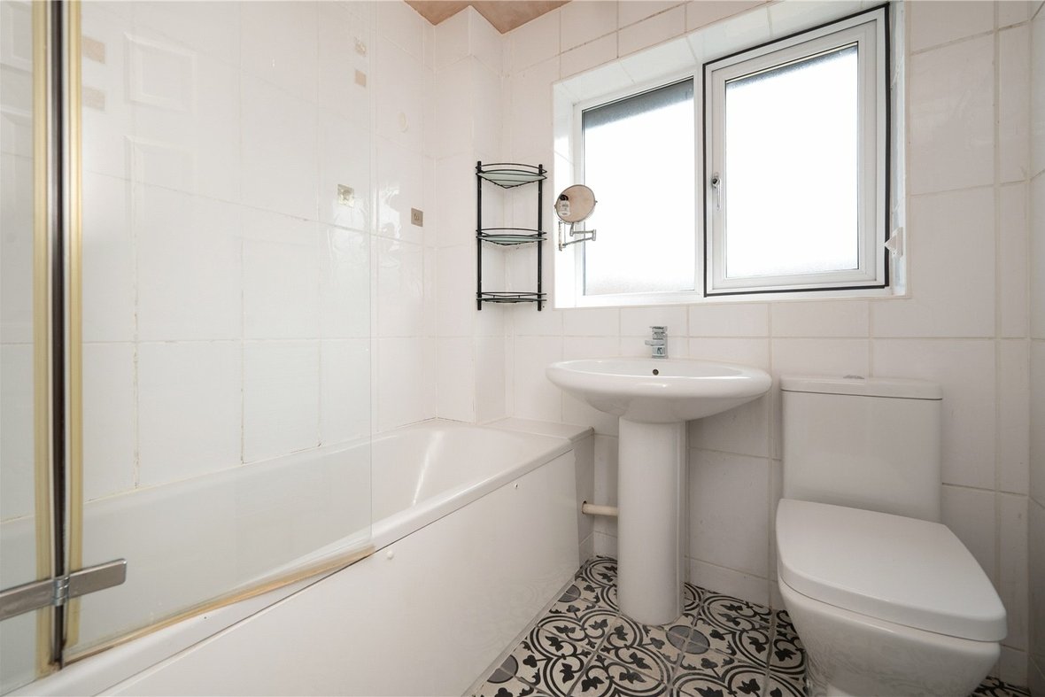 3 Bedroom House For SaleHouse For Sale in Harvesters, St. Albans, Hertfordshire - View 8 - Collinson Hall