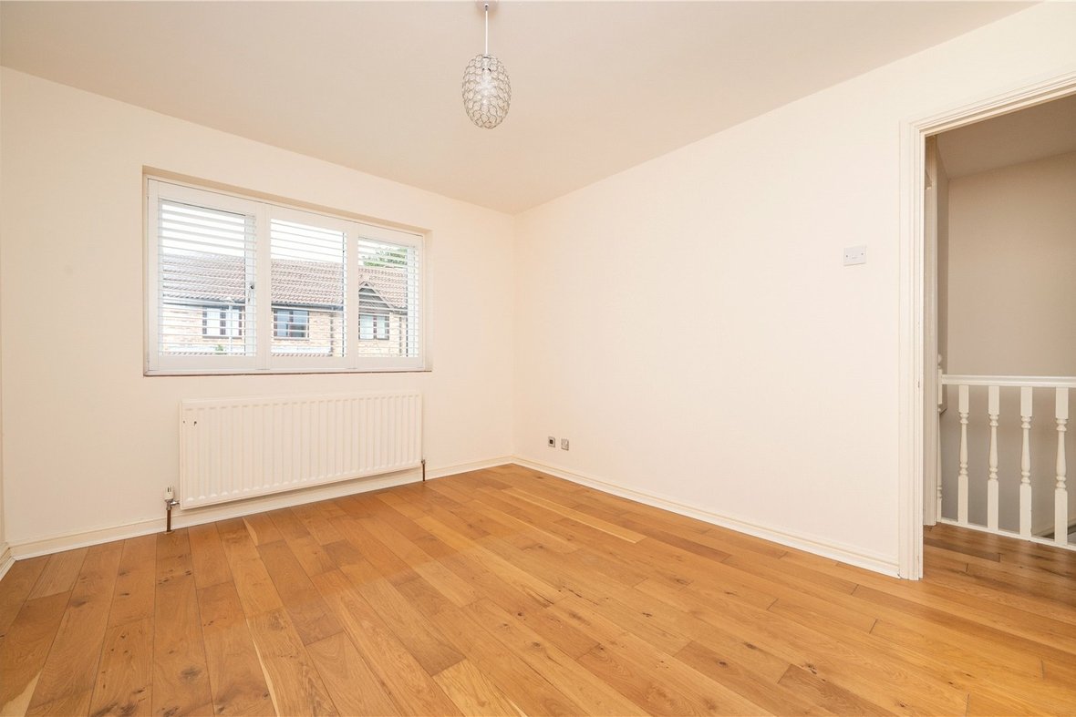 3 Bedroom House For SaleHouse For Sale in Harvesters, St. Albans, Hertfordshire - View 6 - Collinson Hall