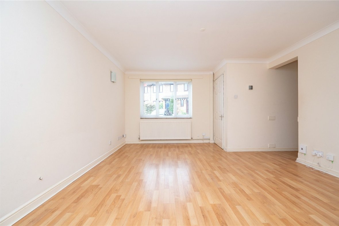 3 Bedroom House For SaleHouse For Sale in Harvesters, St. Albans, Hertfordshire - View 4 - Collinson Hall