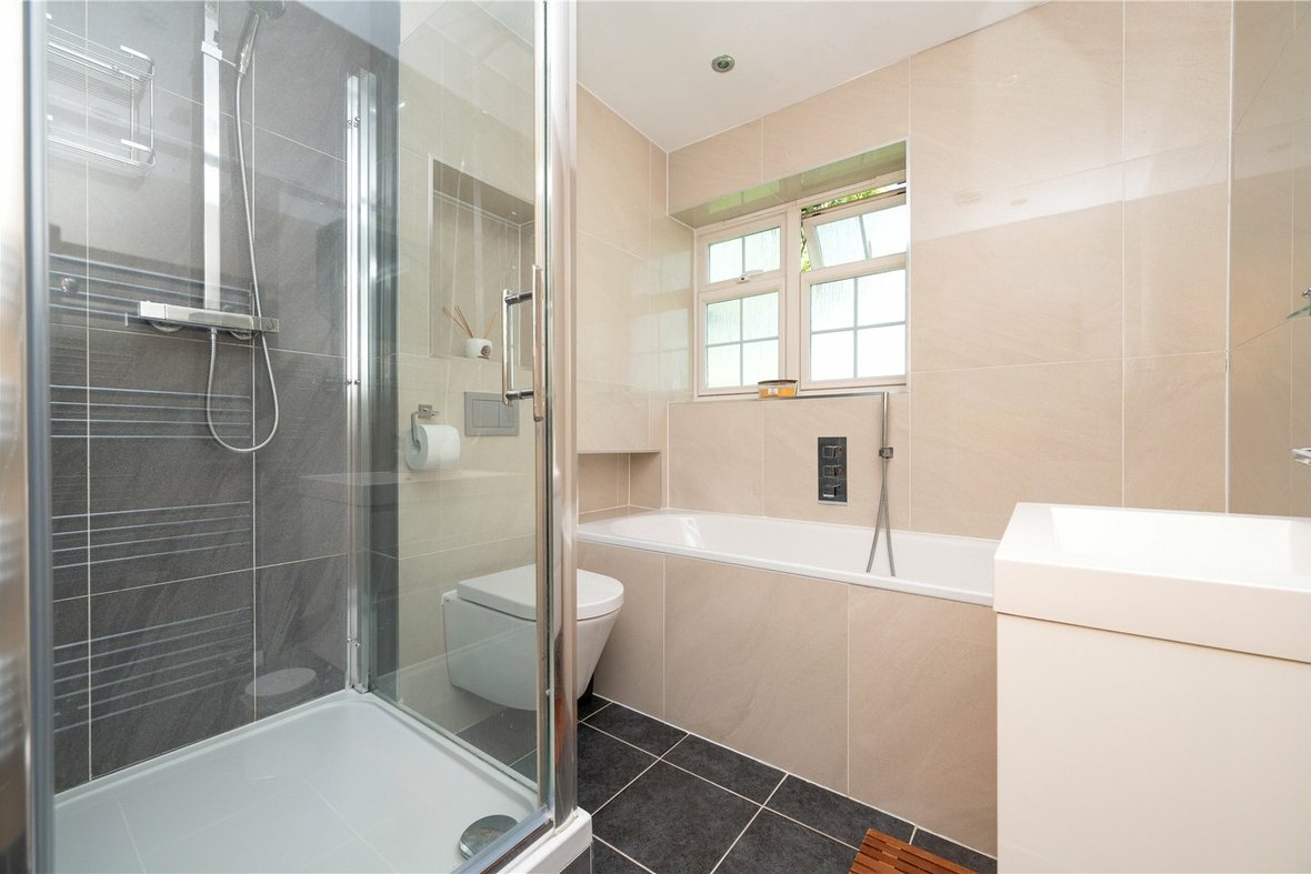 3 Bedroom Apartment New InstructionApartment New Instruction in Lime Tree Court, London Colney, St. Albans - View 8 - Collinson Hall
