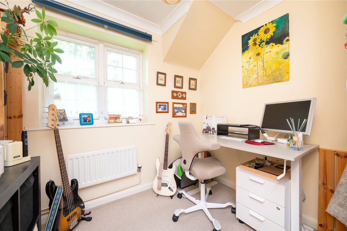 3 Bedroom Apartment New InstructionApartment New Instruction in Lime Tree Court, London Colney, St. Albans - View 5 - Collinson Hall