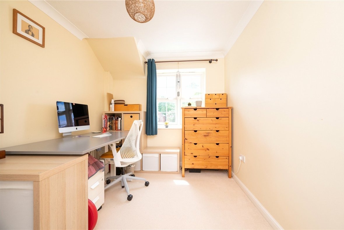 3 Bedroom Apartment New InstructionApartment New Instruction in Lime Tree Court, London Colney, St. Albans - View 12 - Collinson Hall