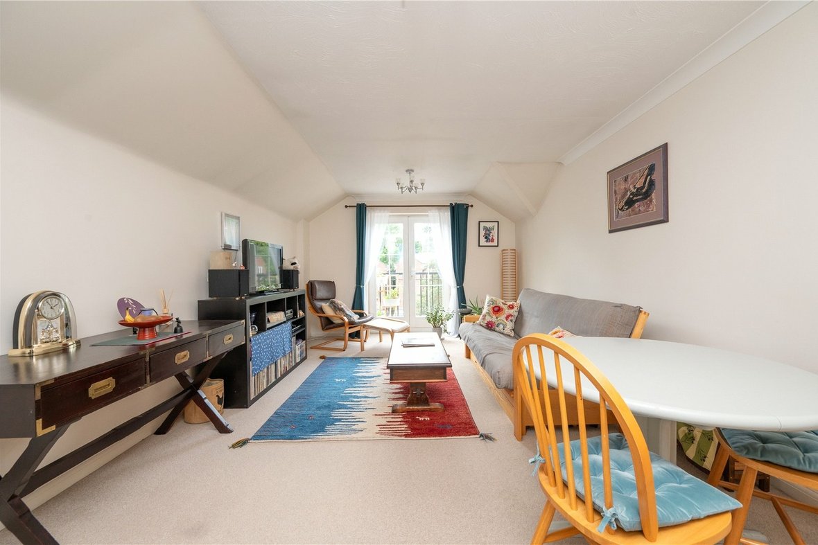 3 Bedroom Apartment New InstructionApartment New Instruction in Lime Tree Court, London Colney, St. Albans - View 4 - Collinson Hall
