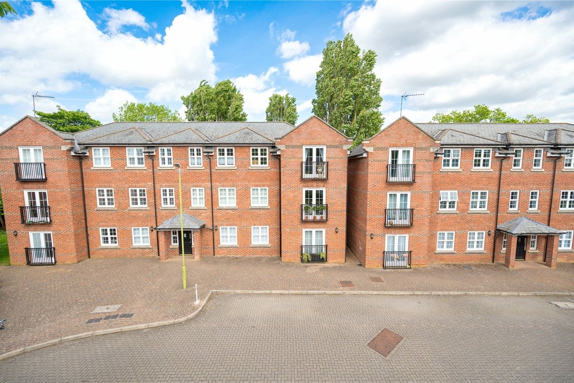 3 Bedroom Apartment New InstructionApartment New Instruction in Lime Tree Court, London Colney, St. Albans - View 1 - Collinson Hall