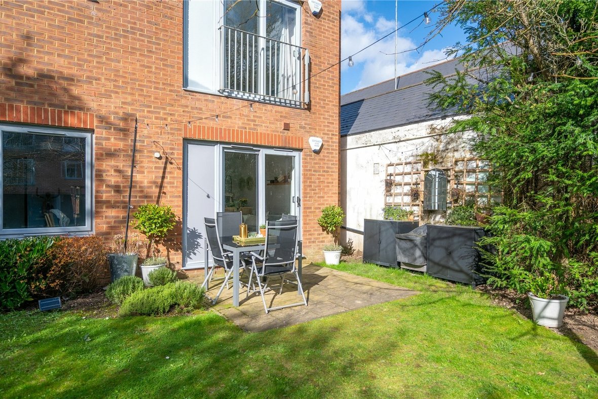 2 Bedroom Apartment New InstructionApartment New Instruction in Hatfield Road, St. Albans, Hertfordshire - View 15 - Collinson Hall