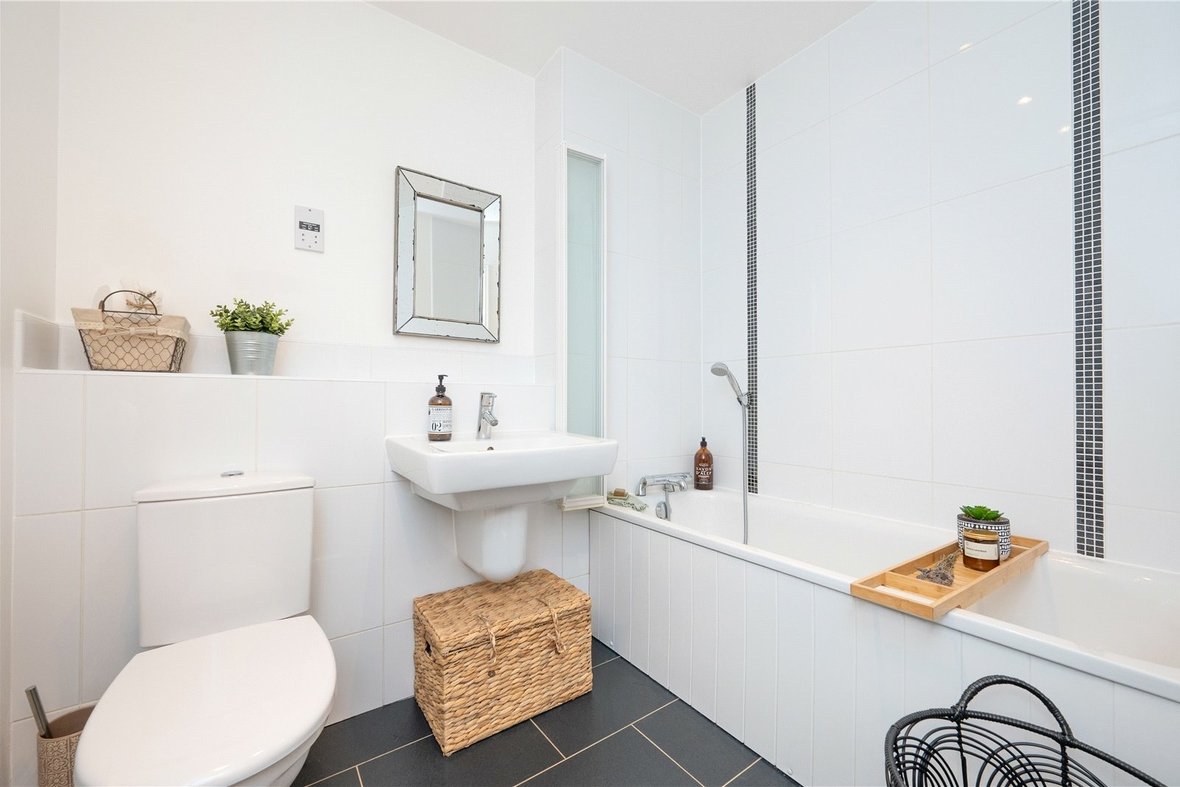 2 Bedroom Apartment New InstructionApartment New Instruction in Hatfield Road, St. Albans, Hertfordshire - View 5 - Collinson Hall