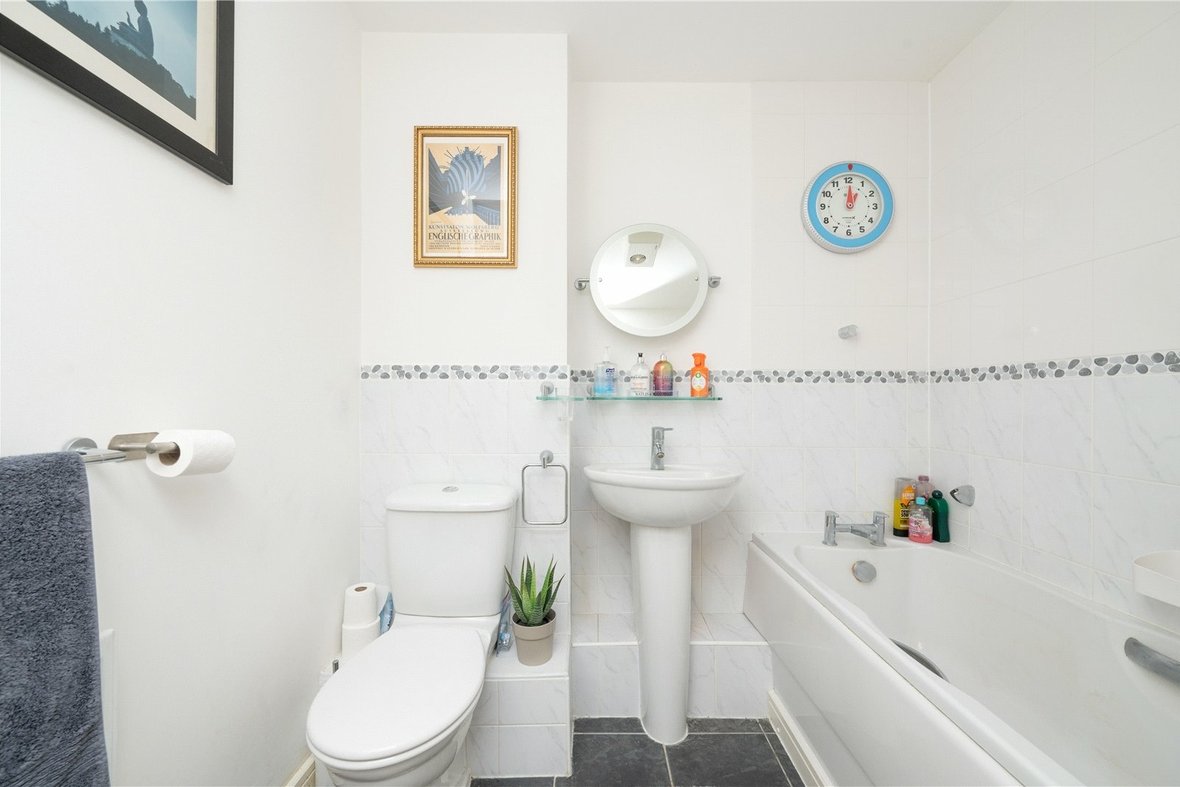 2 Bedroom Apartment New InstructionApartment New Instruction in London Road, St. Albans, Hertfordshire - View 11 - Collinson Hall