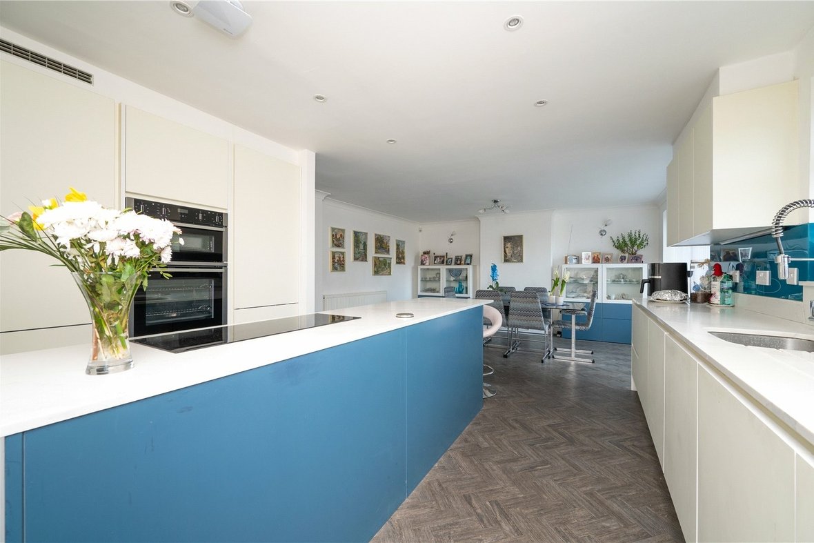 3 Bedroom House New InstructionHouse New Instruction in The Mall, Park Street, St. Albans - View 10 - Collinson Hall