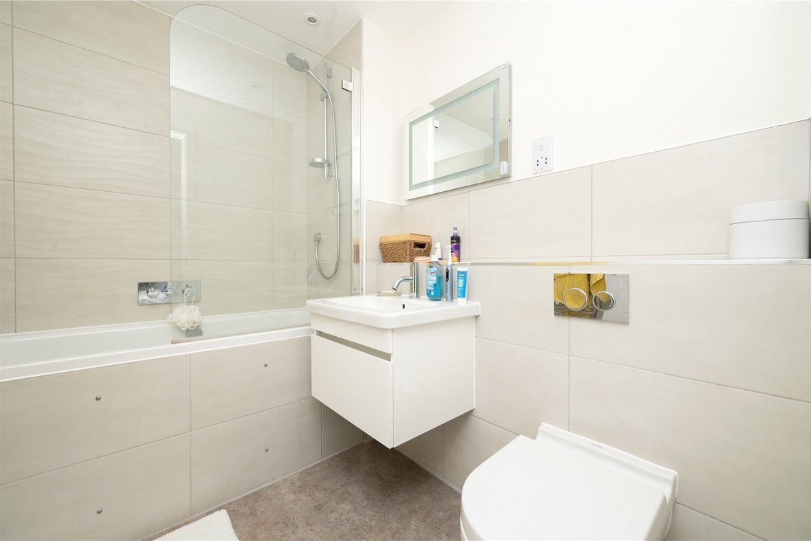 2 Bedroom  New Instruction New Instruction in Montague Close, Hatfield Road, St. Albans - View 7 - Collinson Hall