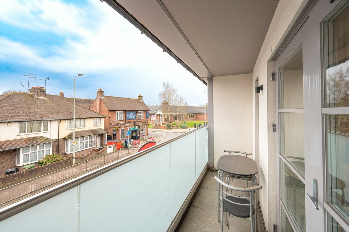2 Bedroom  New Instruction New Instruction in Montague Close, Hatfield Road, St. Albans - View 9 - Collinson Hall