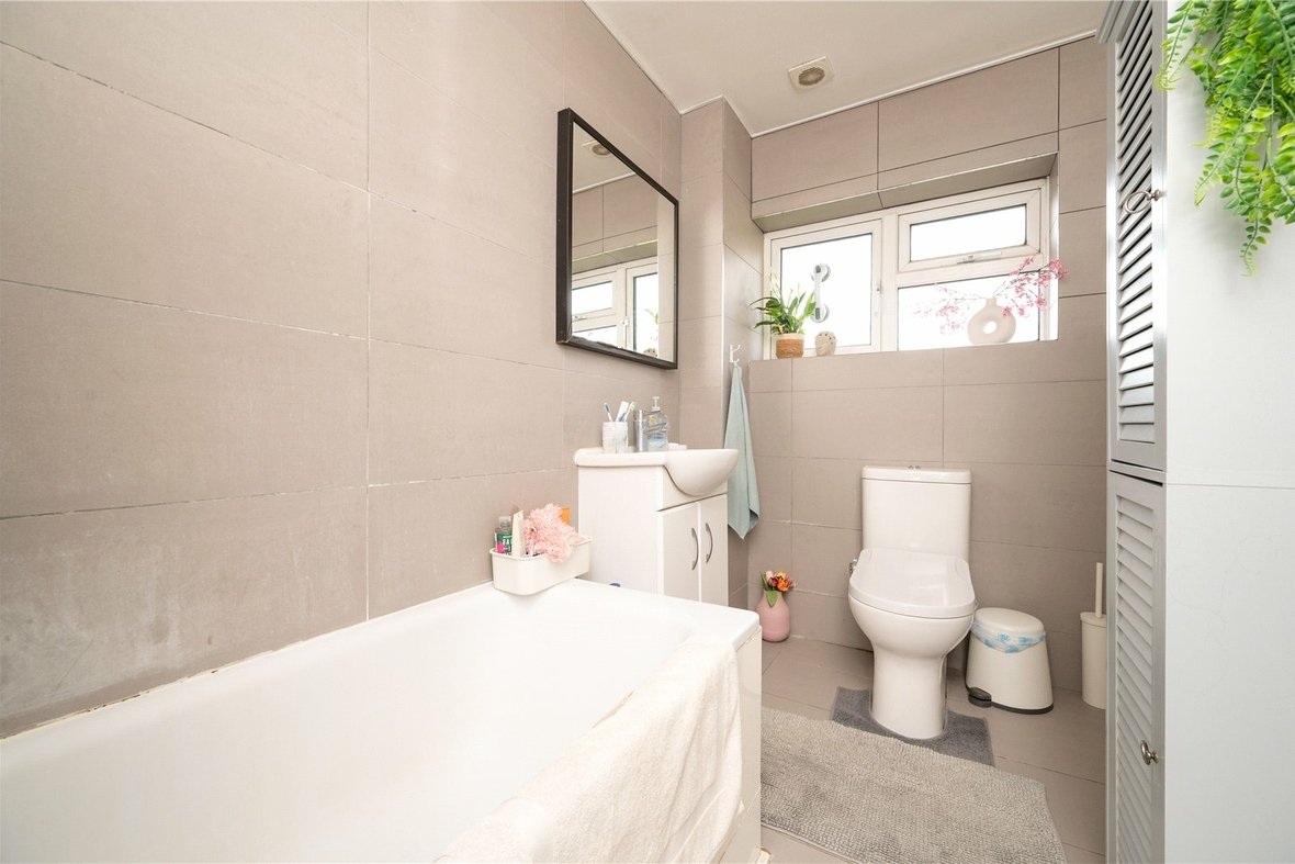 3 Bedroom Apartment New InstructionApartment New Instruction in Hughenden Road, St. Albans, Hertfordshire - View 5 - Collinson Hall