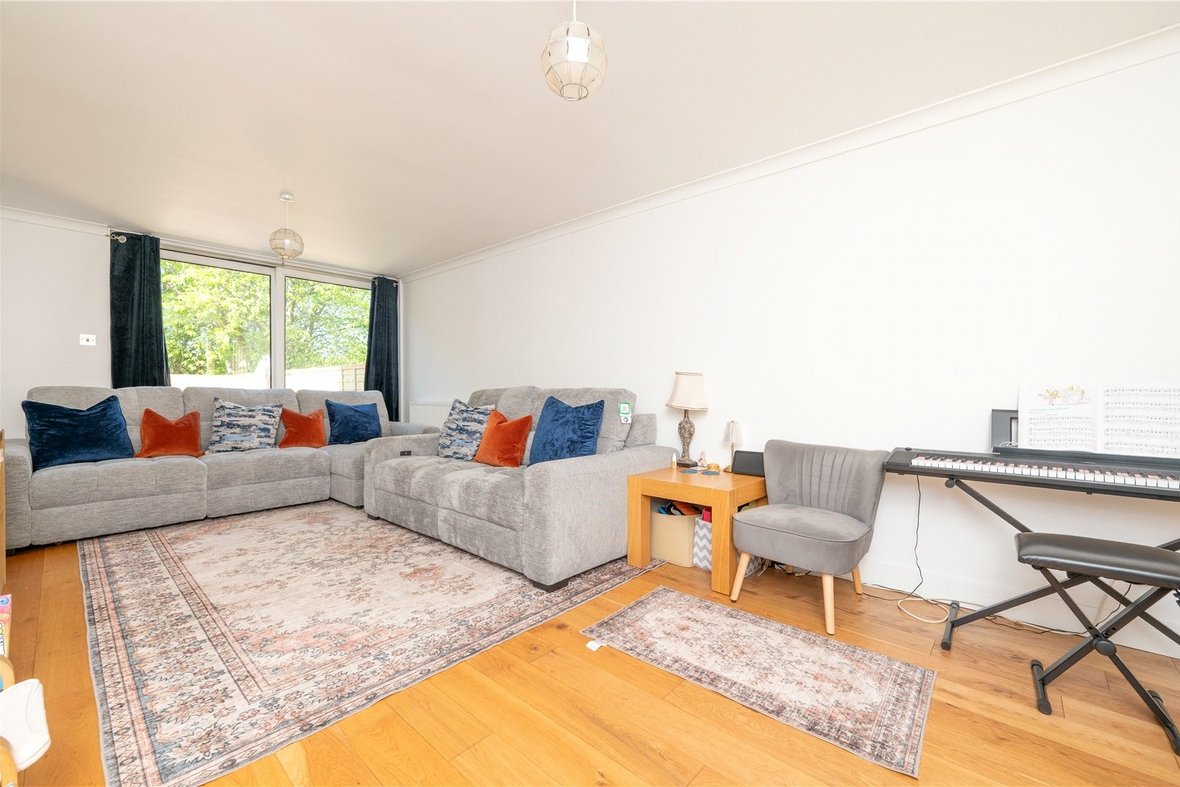 3 Bedroom House For SaleHouse For Sale in Canberra Close, St. Albans, Hertfordshire - View 1 - Collinson Hall