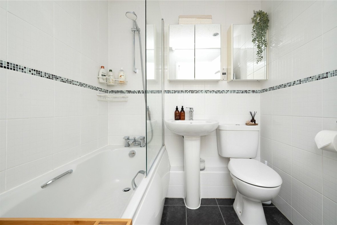 2 Bedroom House New InstructionHouse New Instruction in Carlbury Close, St. Albans, Hertfordshire - View 8 - Collinson Hall