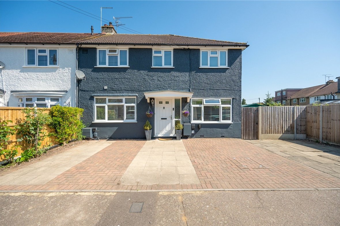 5 Bedroom House New InstructionHouse New Instruction in Aubrey Avenue, London Colney, St. Albans - View 1 - Collinson Hall
