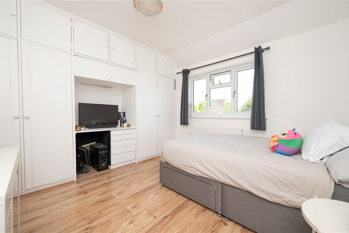 5 Bedroom House New InstructionHouse New Instruction in Aubrey Avenue, London Colney, St. Albans - View 7 - Collinson Hall