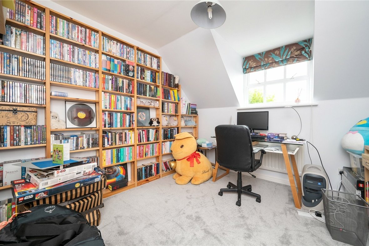 4 Bedroom House Sold Subject to ContractHouse Sold Subject to Contract in Goldsmith Way, St. Albans, Hertfordshire - View 13 - Collinson Hall