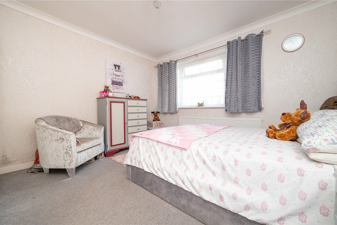 3 Bedroom Bungalow New InstructionBungalow New Instruction in The Uplands, Bricket Wood, St. Albans - View 5 - Collinson Hall