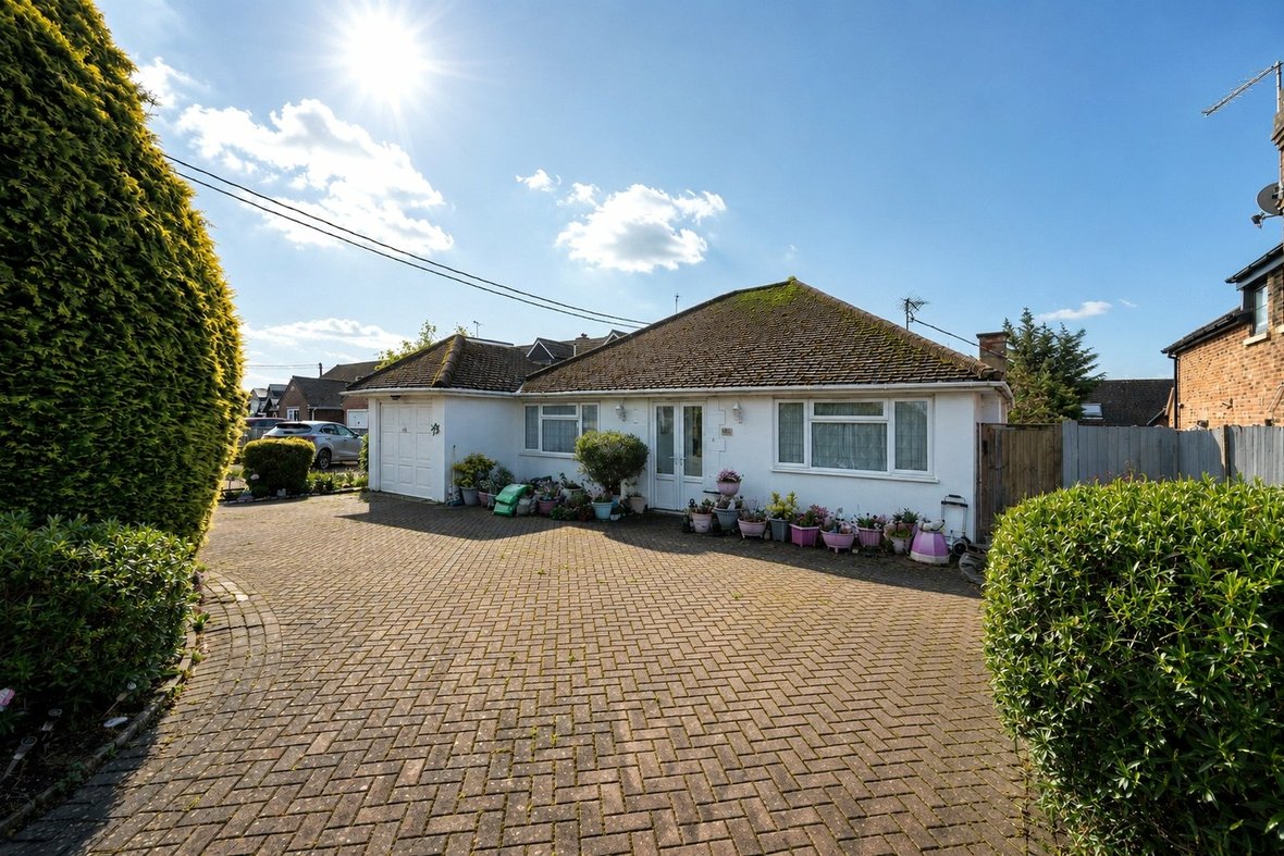 3 Bedroom Bungalow New InstructionBungalow New Instruction in The Uplands, Bricket Wood, St. Albans - View 1 - Collinson Hall