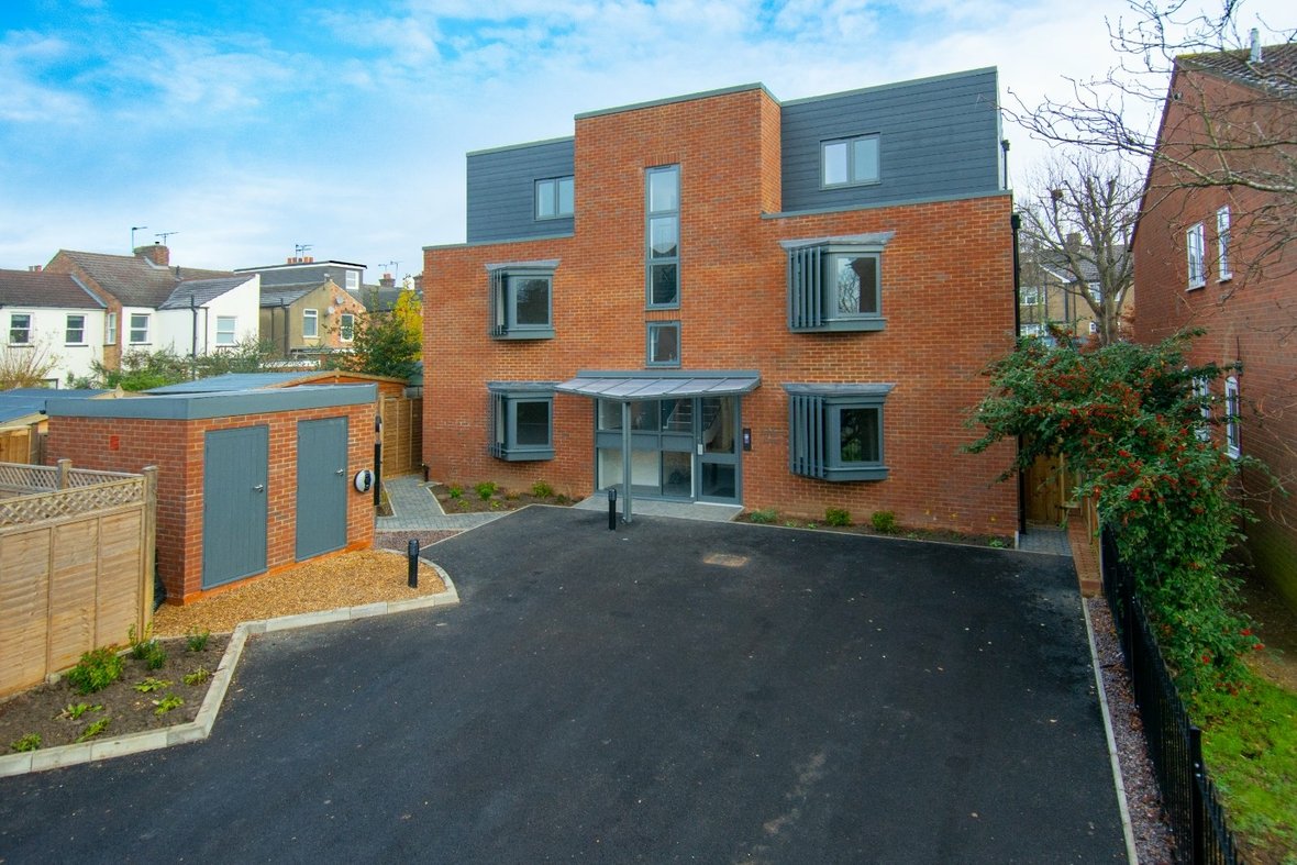 2 Bedroom Apartment Sold Subject to Contract in Ashfield Court, 102 Ashley Road, St. Albans - View 16 - Collinson Hall