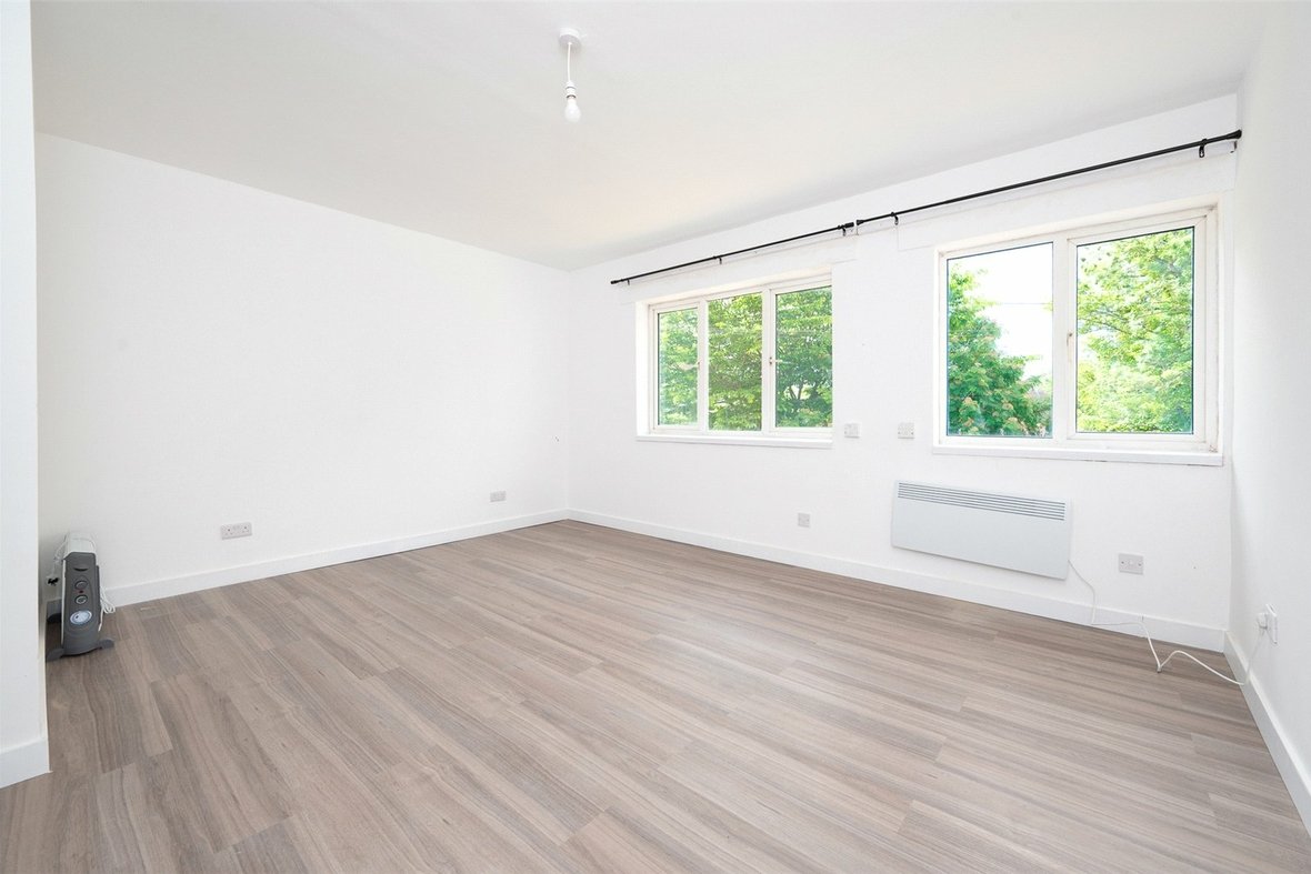1 Bedroom Apartment To LetApartment To Let in Waverley Road, St. Albans, Hertfordshire - View 1 - Collinson Hall