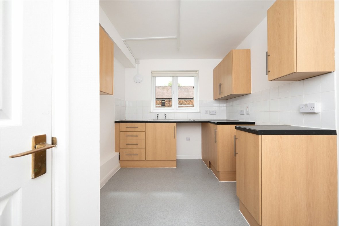 2 Bedroom Apartment New InstructionApartment New Instruction in Belmont Hill, St. Albans, Hertfordshire - View 11 - Collinson Hall