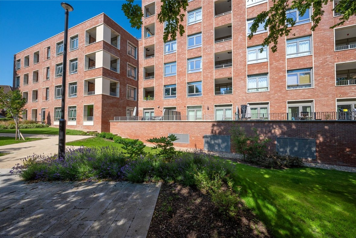 1 Bedroom Apartment New InstructionApartment New Instruction in Grosvenor Road, St. Albans, Hertfordshire - View 17 - Collinson Hall