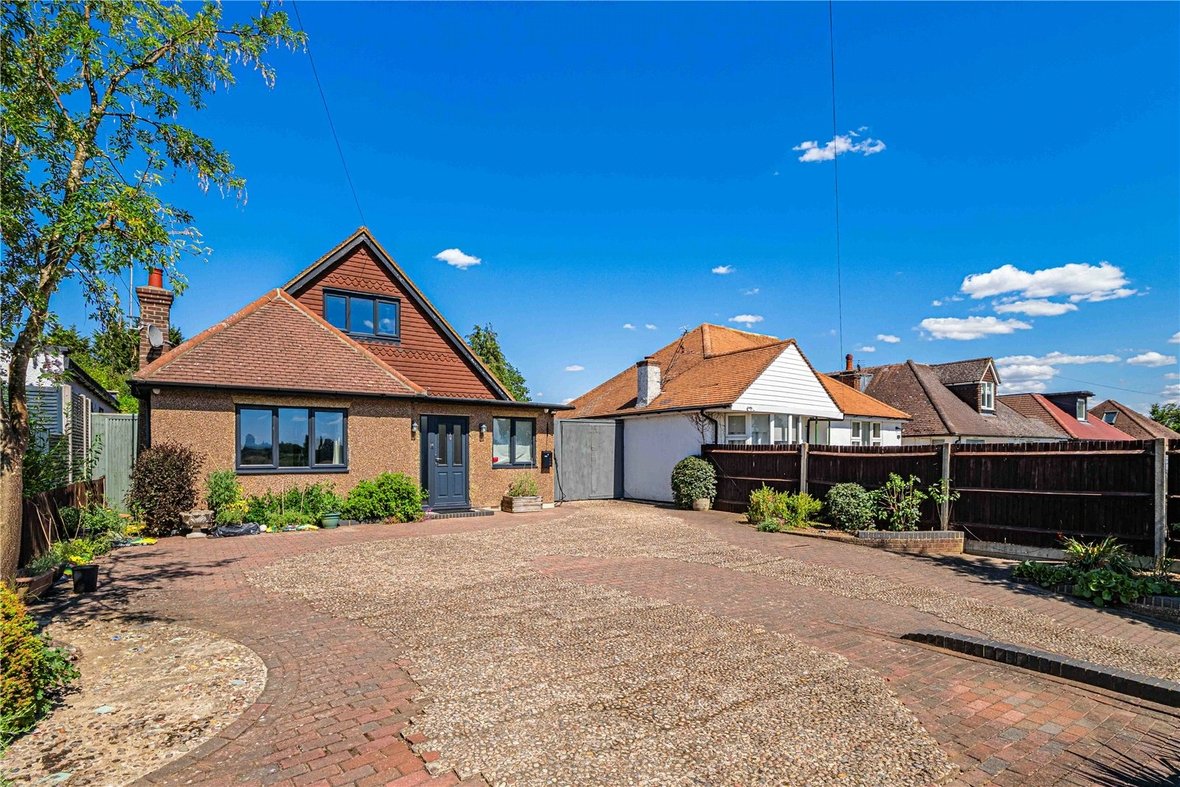 3 Bedroom House New InstructionHouse New Instruction in Colney Heath Lane, St. Albans, Hertfordshire - View 21 - Collinson Hall