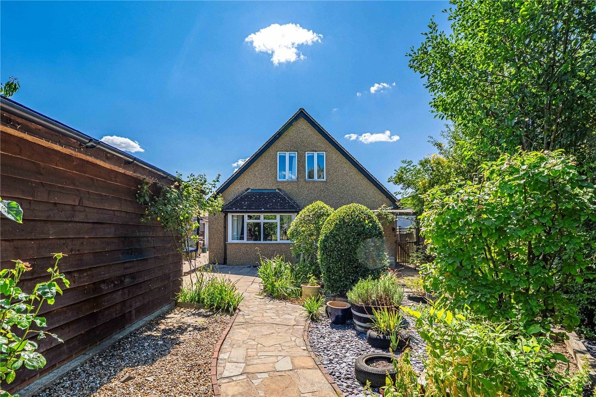 3 Bedroom House New InstructionHouse New Instruction in Colney Heath Lane, St. Albans, Hertfordshire - View 19 - Collinson Hall