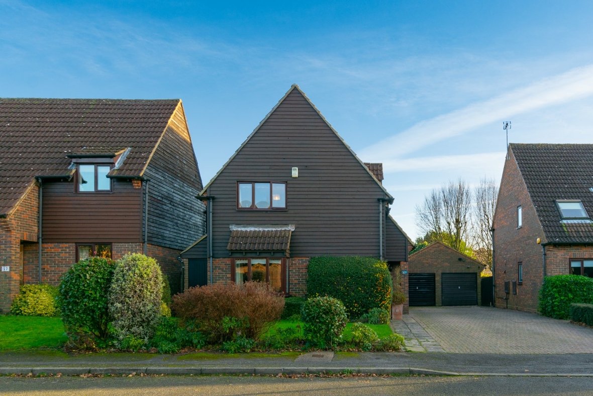 4 Bedroom House Sold Subject to Contract in Old Orchard, Park Street, St. Albans - View 21 - Collinson Hall