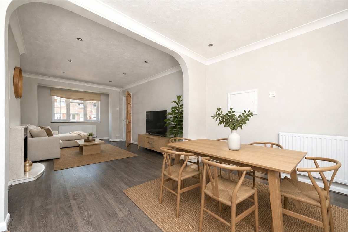 3 Bedroom House To LetHouse To Let in Hunters Ride, Bricket Wood, St. Albans - View 1 - Collinson Hall