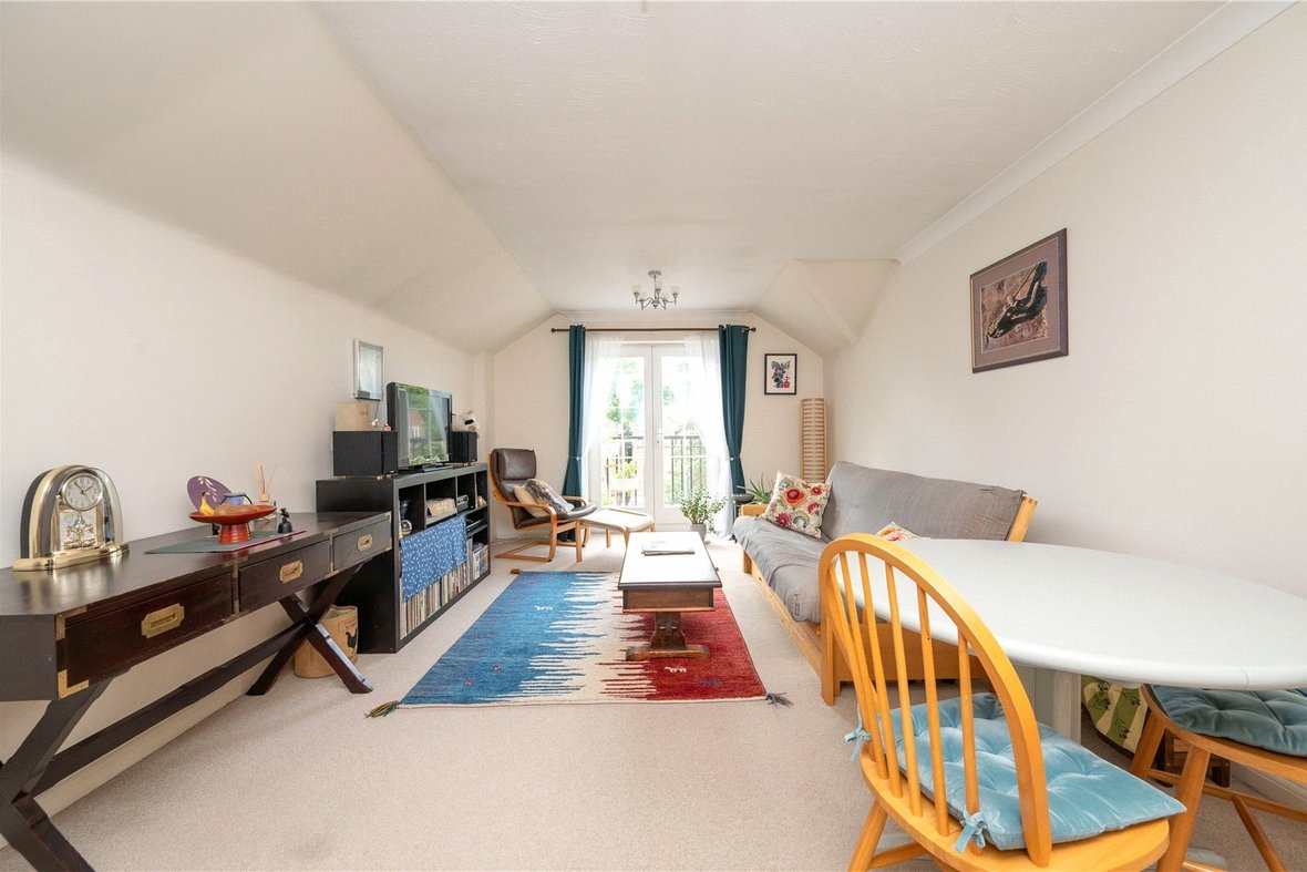 3 Bedroom Apartment For SaleApartment For Sale in Lime Tree Court, London Colney, St. Albans - View 6 - Collinson Hall