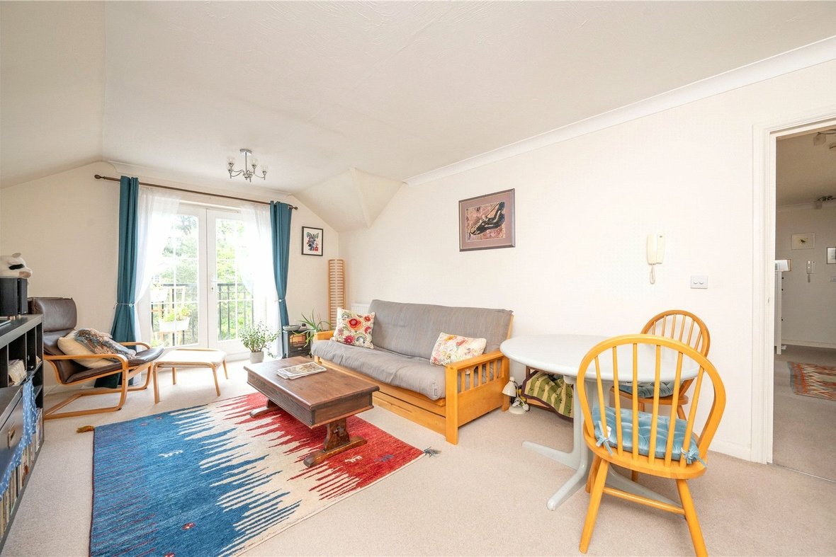 3 Bedroom Apartment For SaleApartment For Sale in Lime Tree Court, London Colney, St. Albans - View 2 - Collinson Hall