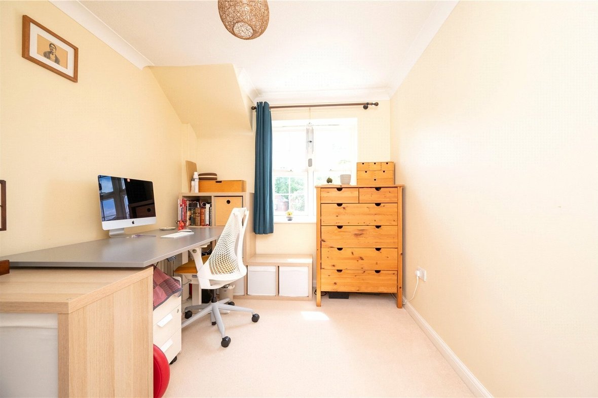 3 Bedroom Apartment For SaleApartment For Sale in Lime Tree Court, London Colney, St. Albans - View 11 - Collinson Hall
