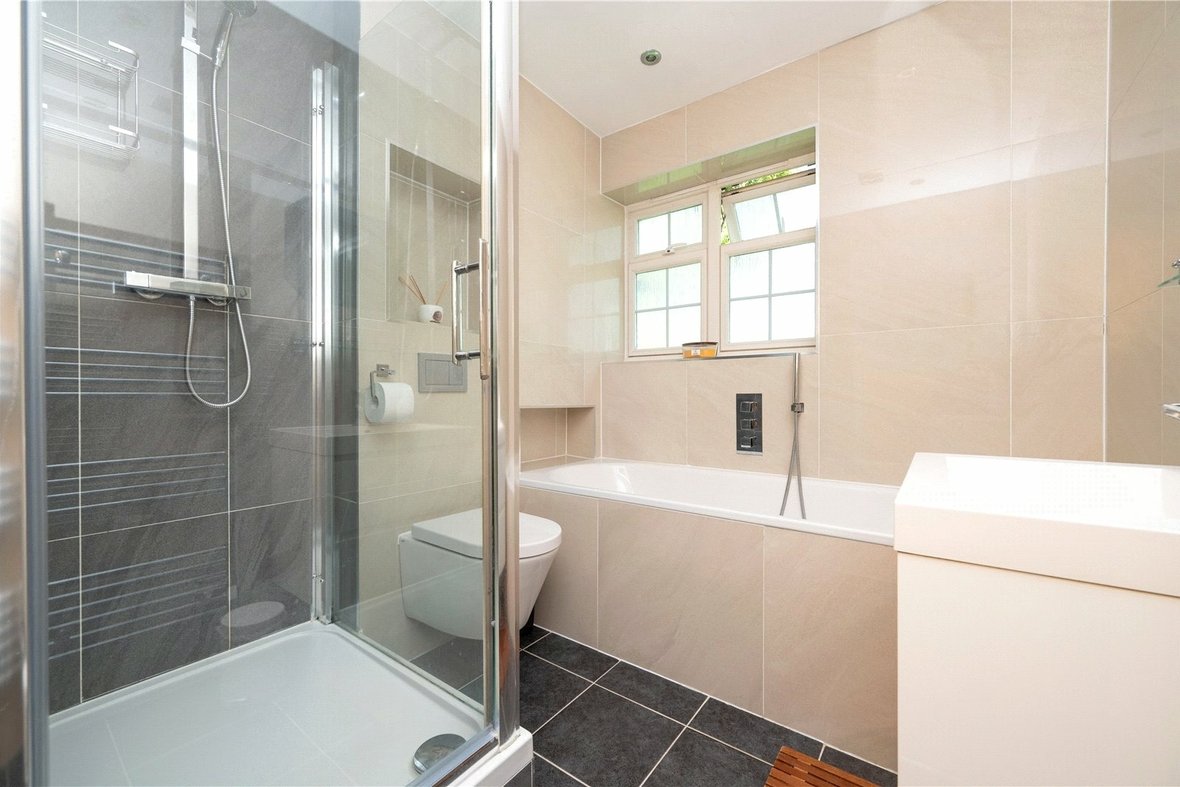 3 Bedroom Apartment For SaleApartment For Sale in Lime Tree Court, London Colney, St. Albans - View 5 - Collinson Hall