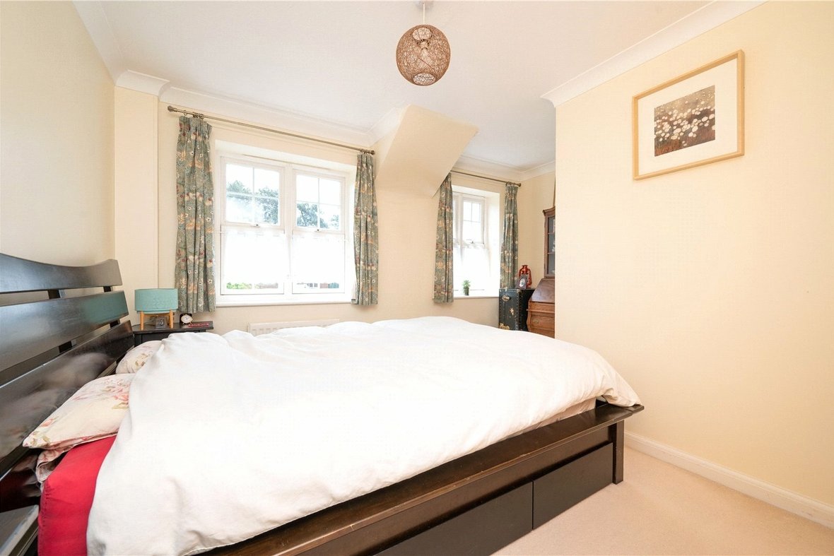 3 Bedroom Apartment For SaleApartment For Sale in Lime Tree Court, London Colney, St. Albans - View 7 - Collinson Hall