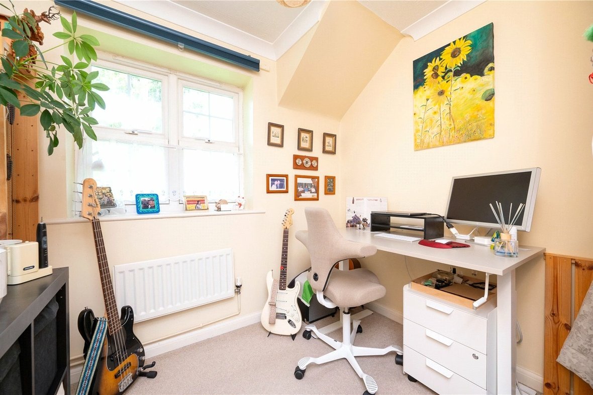 3 Bedroom Apartment For SaleApartment For Sale in Lime Tree Court, London Colney, St. Albans - View 4 - Collinson Hall