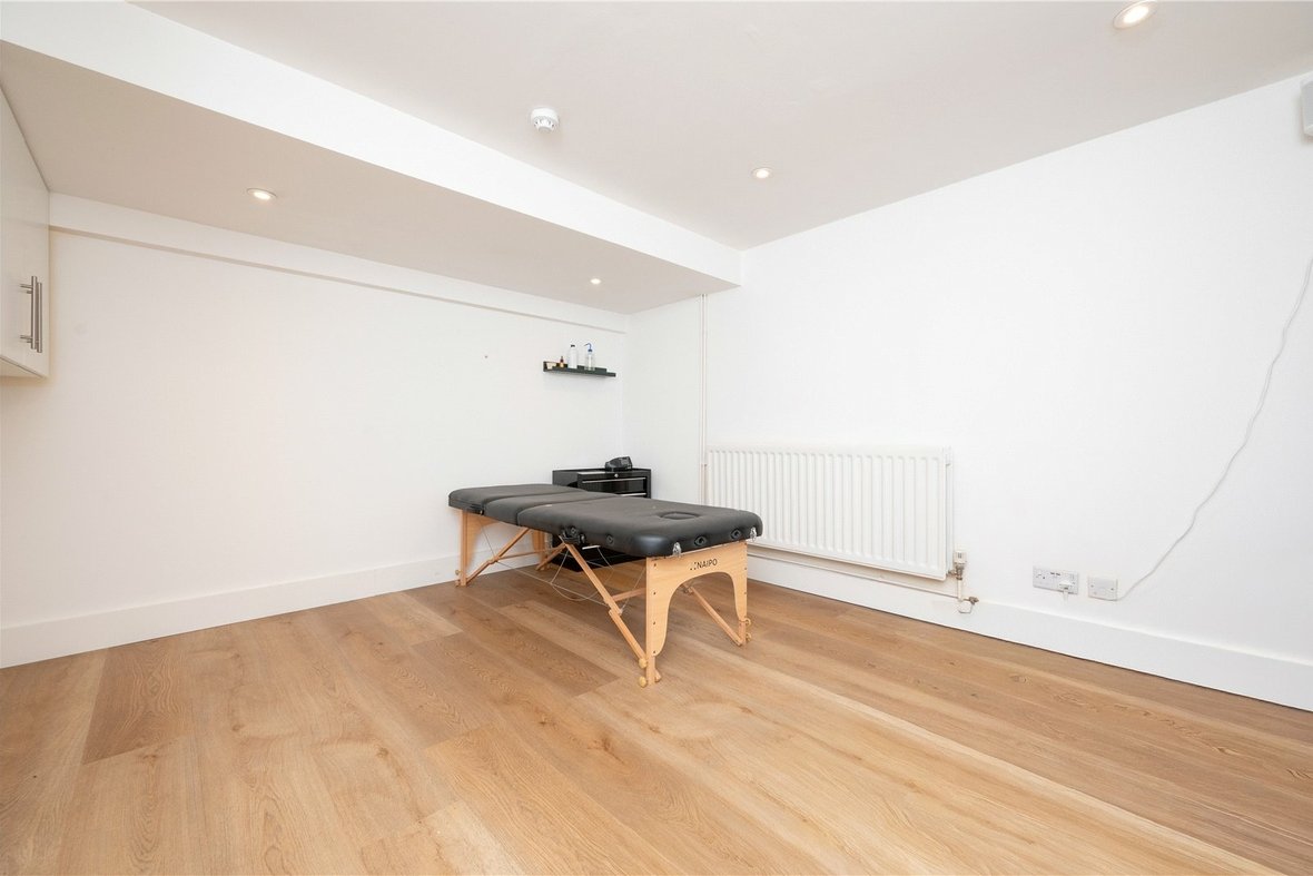 retail Let Agreed in Catherine Street, St. Albans, Hertfordshire - View 10 - Collinson Hall