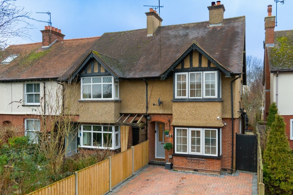 3 Bedroom House Sold Subject to Contract in Watling Street, Park Street, St. Albans - View 32 - Collinson Hall