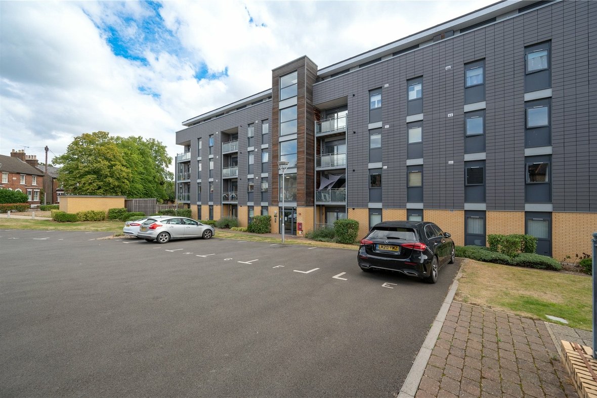 2 Bedroom Apartment Let AgreedApartment Let Agreed in Newsom Place, St. Peters Road, St. Albans - View 1 - Collinson Hall