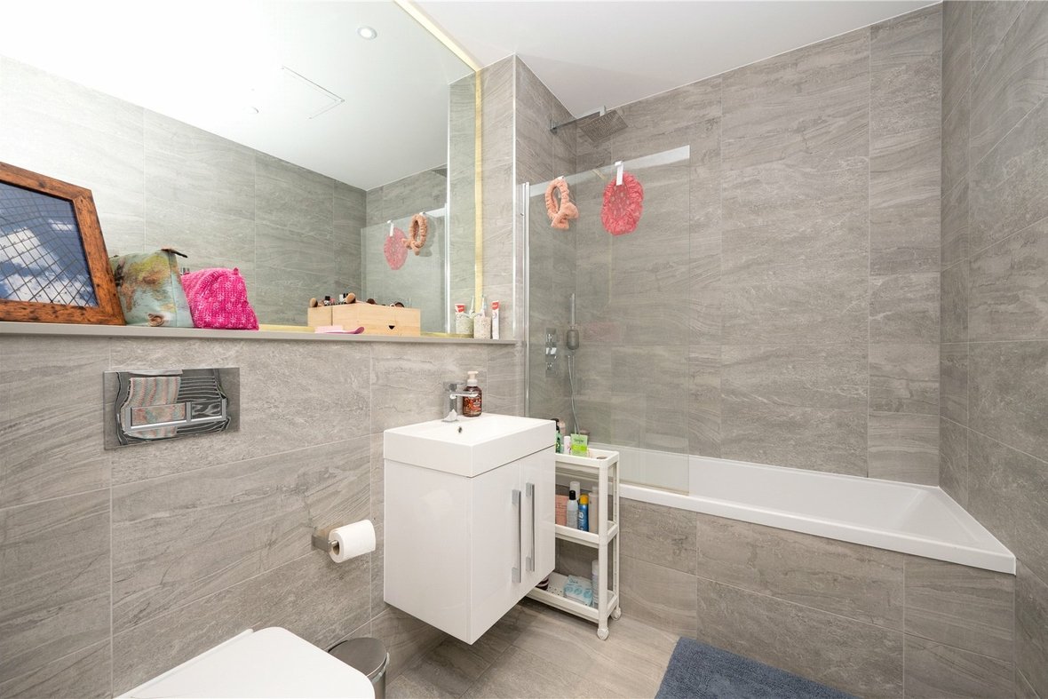 1 Bedroom Apartment New InstructionApartment New Instruction in Ziggurat House, 25 Grosevenor Road, St Albans - View 5 - Collinson Hall