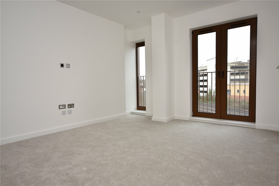 1 Bedroom Apartment Under OfferApartment Under Offer in Ziggurat House, 25 Grosevenor Road, St Albans - View 4 - Collinson Hall