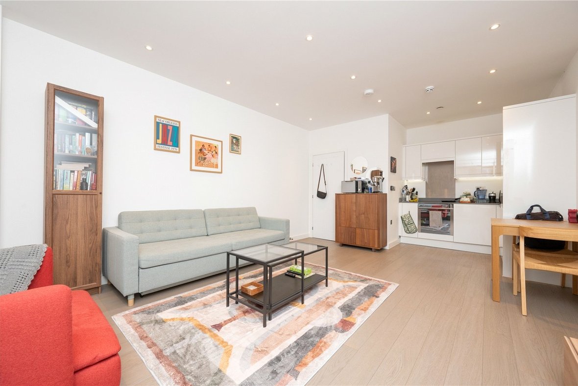 1 Bedroom Apartment New InstructionApartment New Instruction in Ziggurat House, 25 Grosevenor Road, St Albans - View 8 - Collinson Hall