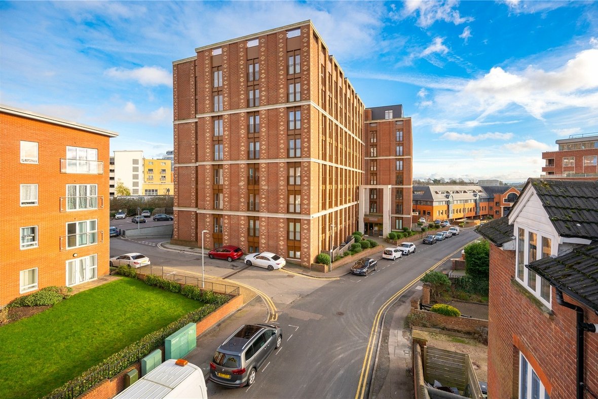 1 Bedroom Apartment New InstructionApartment New Instruction in Ziggurat House, 25 Grosevenor Road, St Albans - View 1 - Collinson Hall