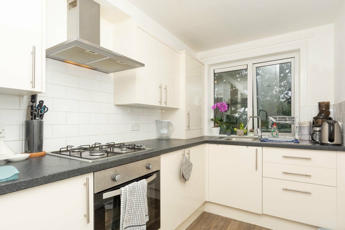 1 Bedroom Apartment Let AgreedApartment Let Agreed in Gordon House, Gordon Close, St. Albans - View 4 - Collinson Hall