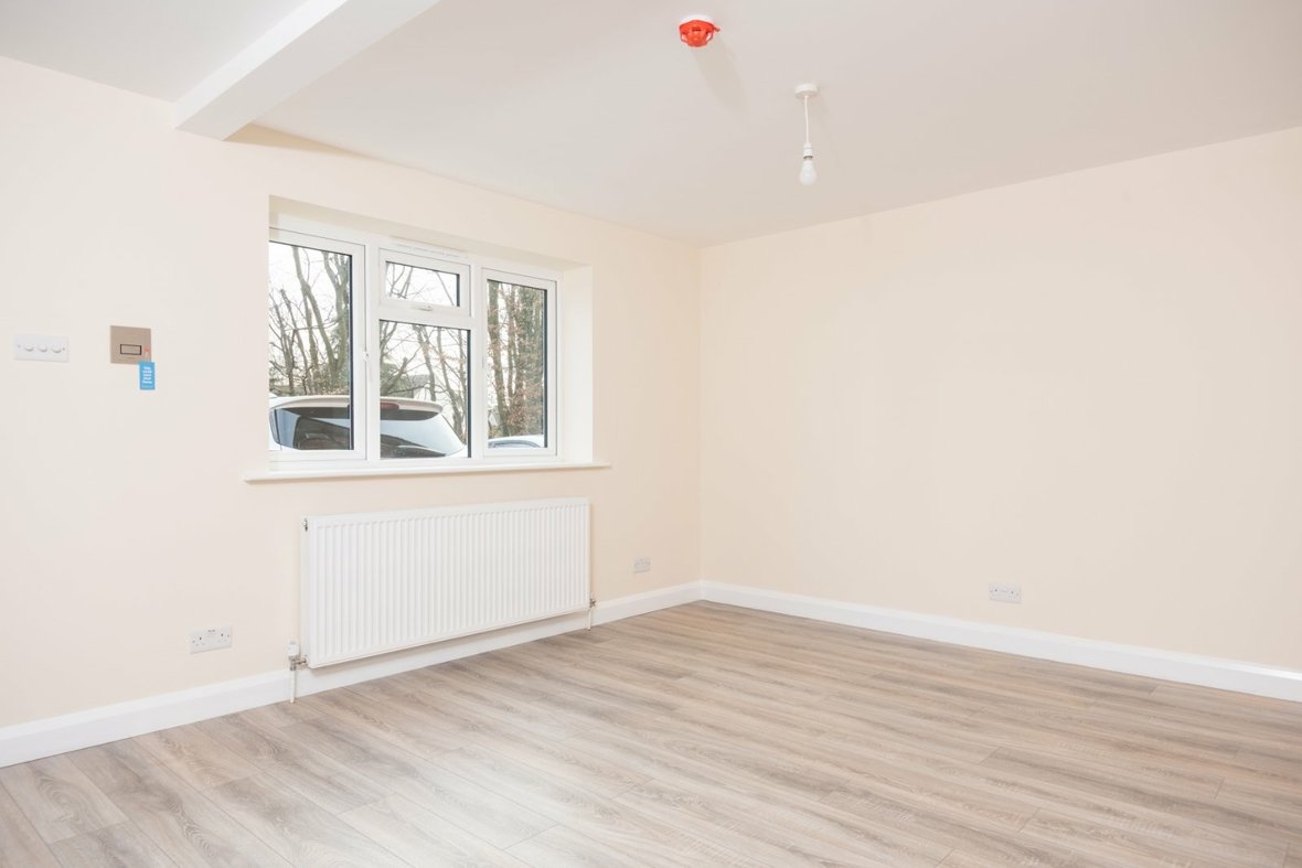 1 Bedroom Apartment For Sale in How Wood, Park Street, St. Albans - View 6 - Collinson Hall