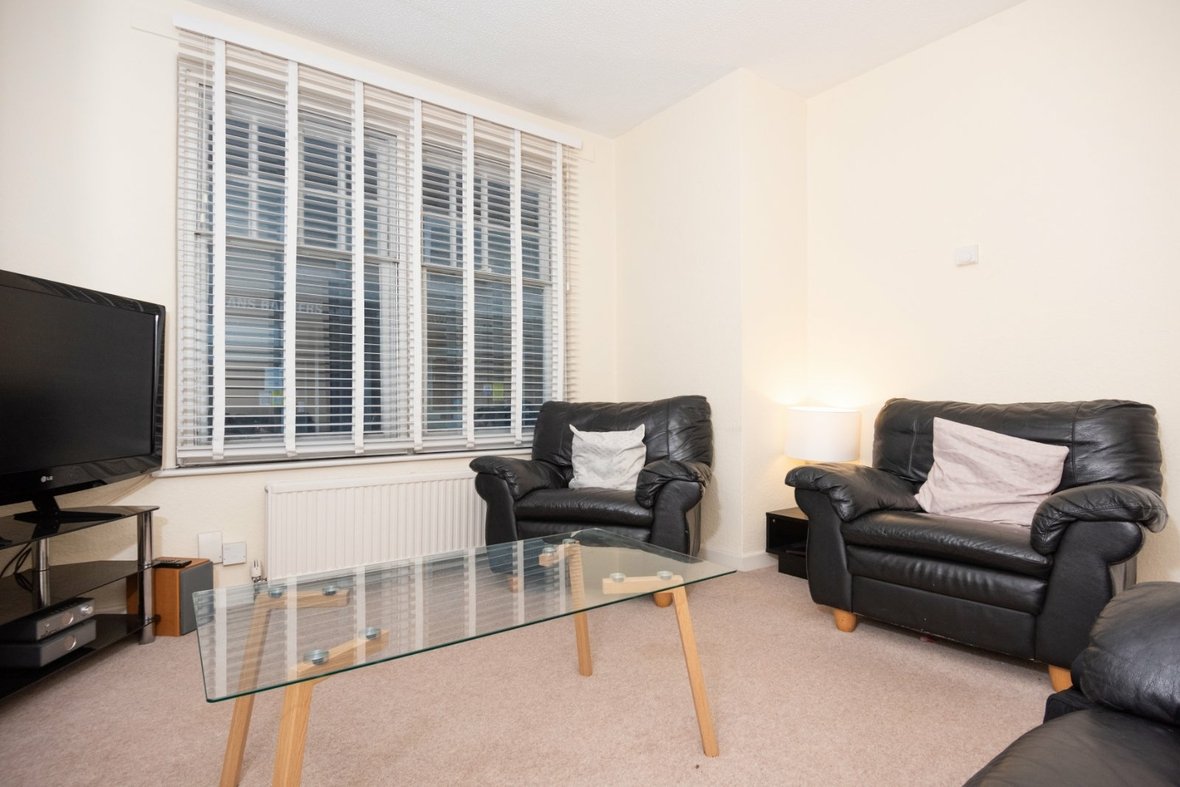 1 Bedroom Apartment Let AgreedApartment Let Agreed in Catherine Street, St. Albans, Hertfordshire - View 5 - Collinson Hall