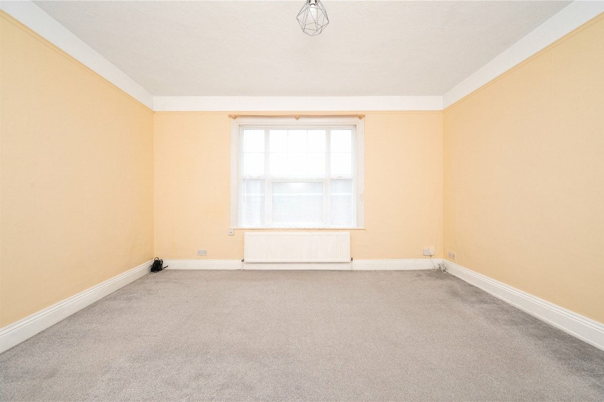 3 Bedroom Maisonette LetMaisonette Let in Arthur Road, St. Albans, Hertfordshire - View 2 - Collinson Hall