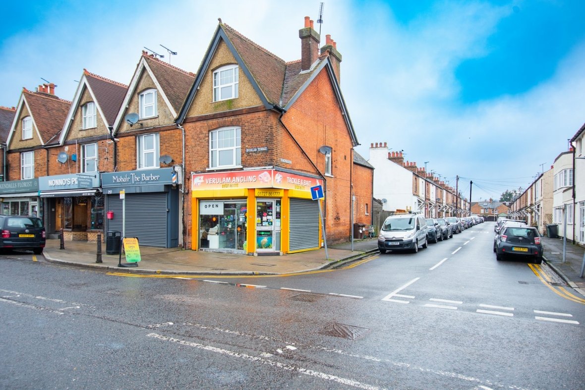 3 Bedroom Maisonette Let AgreedMaisonette Let Agreed in Arthur Road, St. Albans, Hertfordshire - View 13 - Collinson Hall